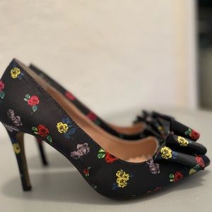 Betsey Johnson Bret Size 6 Rose Print Stiletto Pump Heels